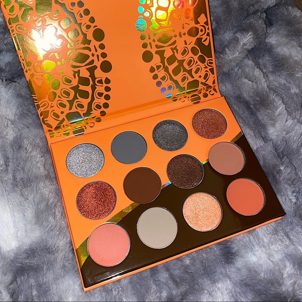 Juvia's Place Nubian 3 Coral - Lightly Swatched